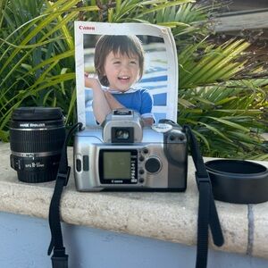 Canon Gray Digital Camera with Lens Kit